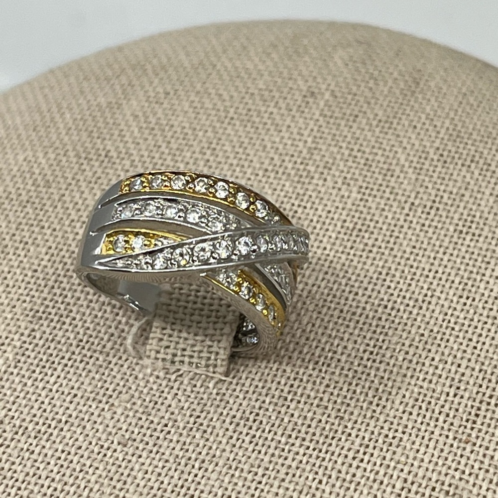 Stunning 925 Sterling Silver Two-Tone Crossover Ring – Size 5.5 - Picture 7 of 17